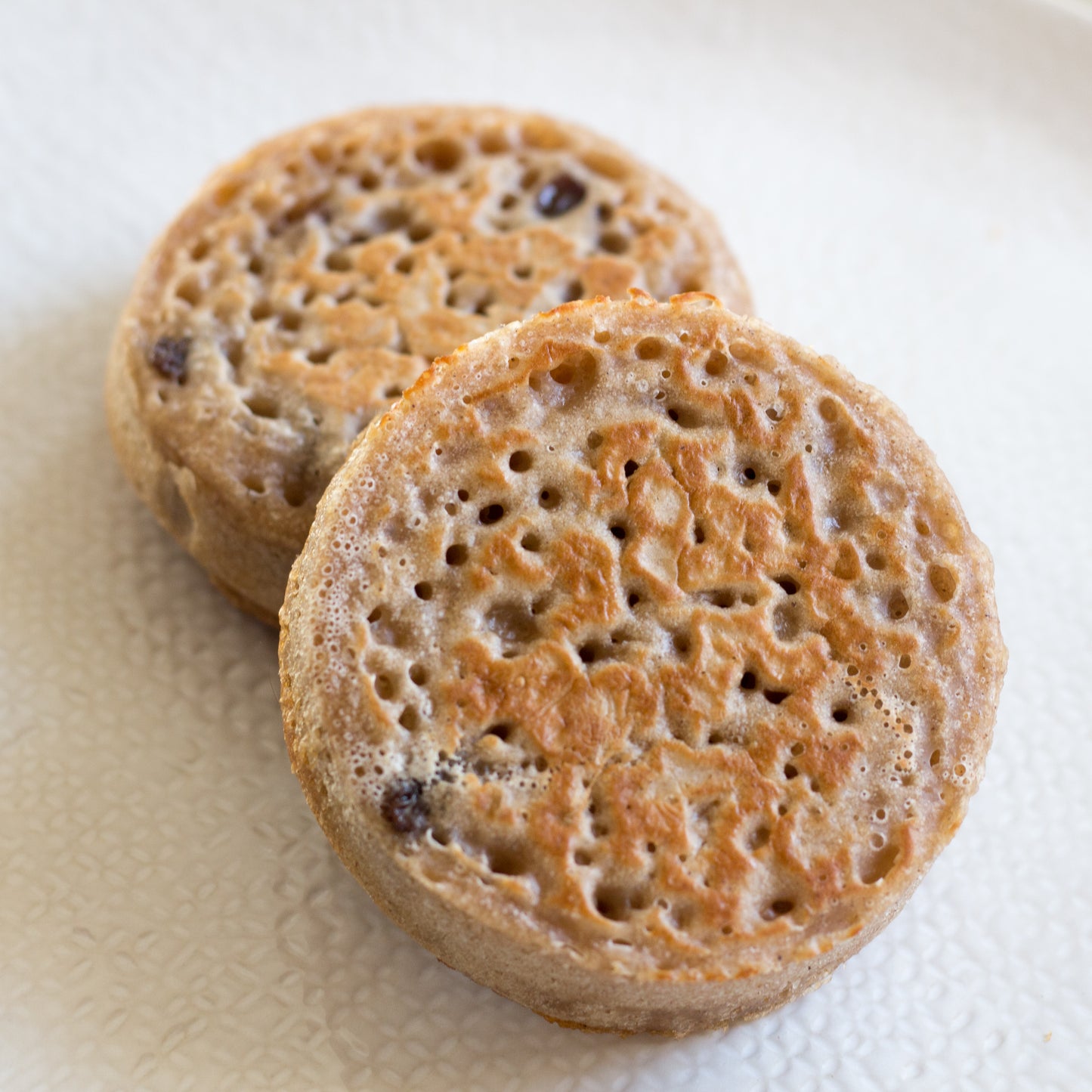 Pre-Order 09/04 Cinnamon and Raisin Crumpet - Pack of 4